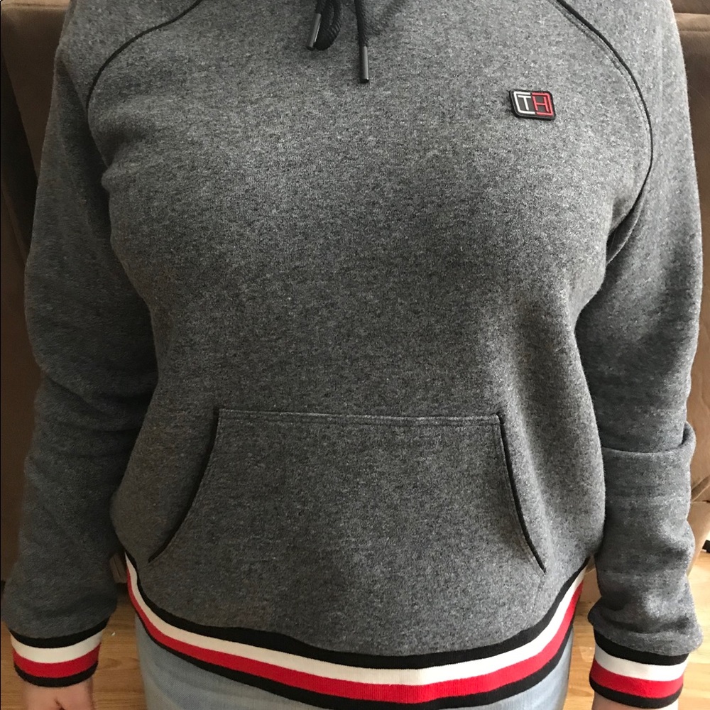 Tommy Hilfiger crop top sweatshirt